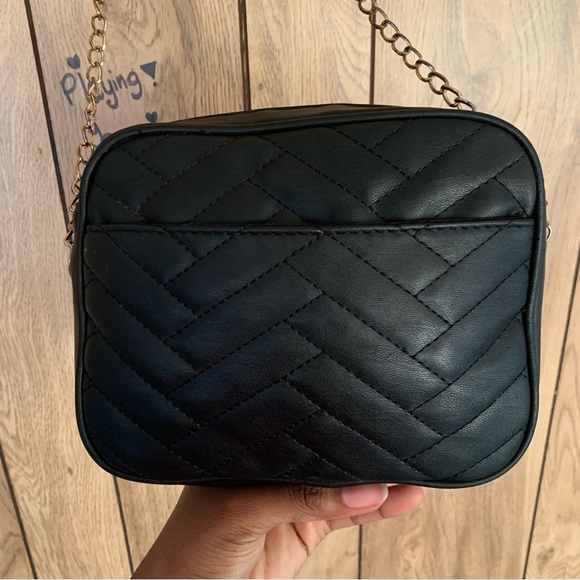 Bebe Chain Crossbody - Picture 4 of 5